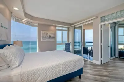 3br Oceanview, Gated Community & Parking, Elevator
