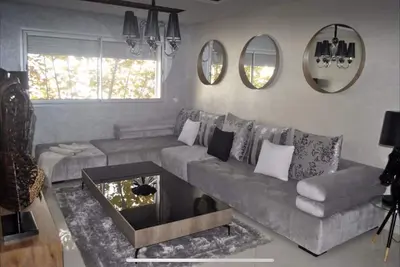 Luxury apartmen / 2 beds/2 living-room/ 2 smart Tv 55”