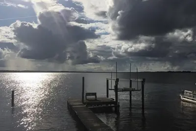 Image de Little house on the river! ! Beautiful river view! !