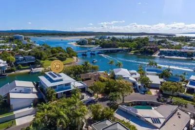 Image de Waterfront Home - Jetty & Inground Pool