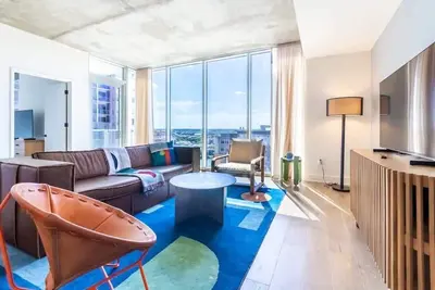 Image de Luxury Condo / Rooftop Pool / Gym / Rainey St