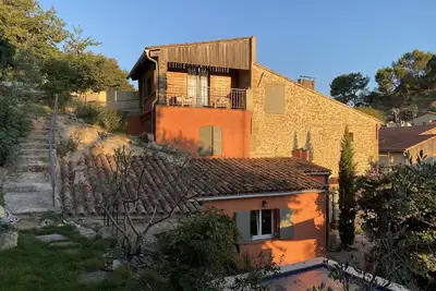 Image de Maison de charme (jardin\/piscine) dans un village provençal entre Aix et Luberon