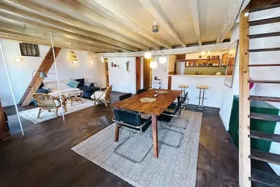 Image de Loft in heart of Annecy with balcony over river