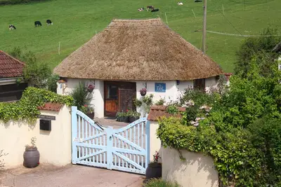 Image de Seaside Thatched Devon Cottage just for two.