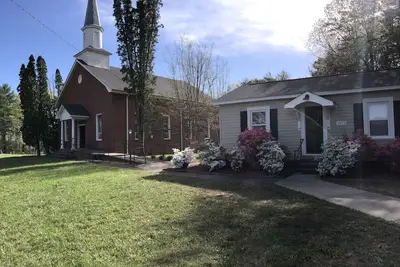 Image de Charming Cottage with your own Sunrise Mountain Chapel.