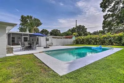 Image de Bright Pinellas Park Getaway w/ Private Pool!