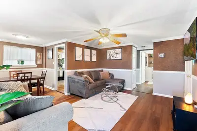 Image de Spacious Family-Styled 2b/1b in the Philly Burbs w/ Driveway! !