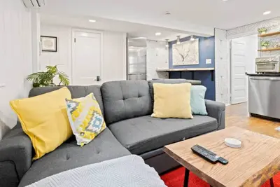 Image de 1 Bdrm Beaut-5 min walk to Metro/10 min from Dc