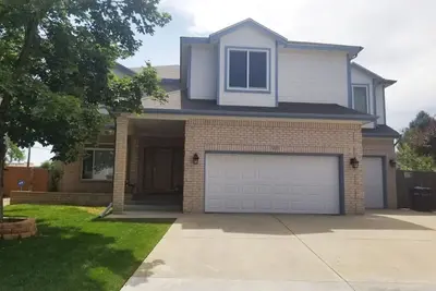 Image de Spacious home located near Mtns & Downtown Denver!