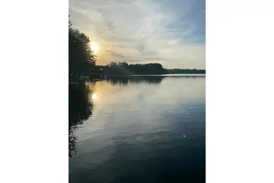 Image de Cozy Country at Cedar Cottage- Across from Otter Lake.