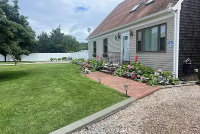 Image de Peaceful and Relaxing Cape Cod Ranch located 7 Min. from the Beach.