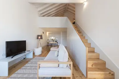 Image de Appartement confortable de 2 chambres avec balcon et Ac dans le centre de Porto