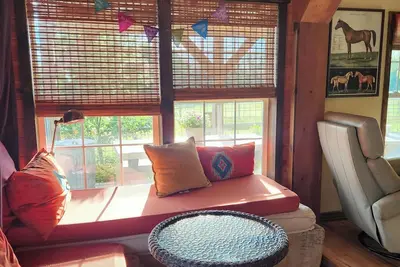 Image de 864 sq ft Rustic bunkhouse located on a working farm. Minutes from Skaneateles!