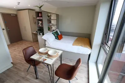 Supérieure-Appartement-Salle de bain privée séparée