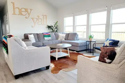 3br Beachfront Retreat | Gulf Views, Wraparound Deck, Sleeps 12, Pet-Friendly, & More