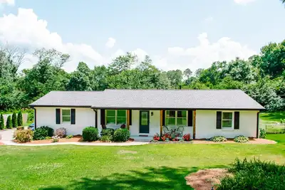 Image de Roswell Retreat Near Canton Street