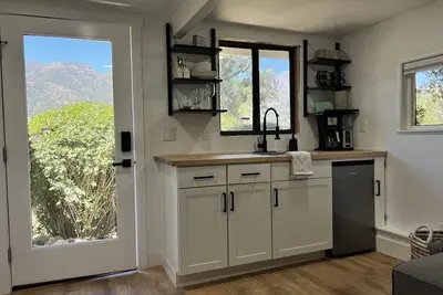 Image de Mountain Views/Studio in Montecito. 7-10 min to beach or downtown Sb