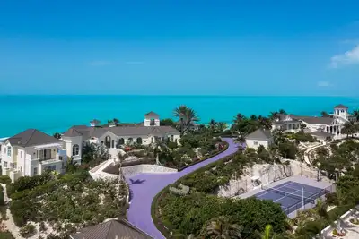 Image de Emara, Prince's former Estate w/Private Beach