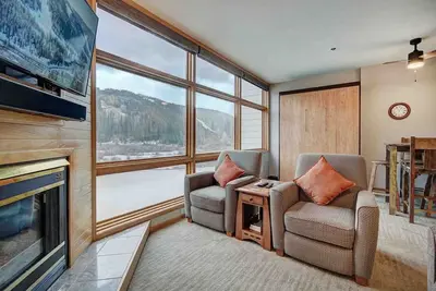 Riverbank · Nature Oasis ★ Mountainside Views in River Run