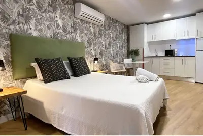 Image de Studio-Salle de bain privée