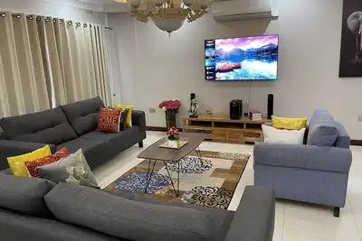 Image de Votre havre privé à Lusaka : Lapaz Apartments. Luxe, soleil & Zambie.