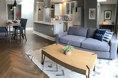 Image de Modern Private Guest Suite in Historic Downtown Neighborhood