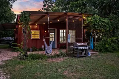 Image de RoosterHouse Countryside Pecan Farm 6ac SanMarcos