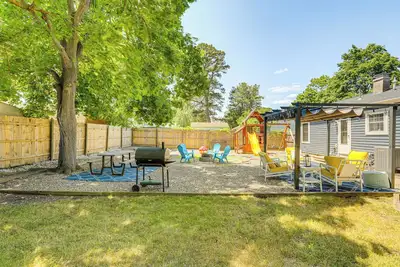 Image de Bayville Getaway w/ Fire Pit - 2 Mi to Beach!