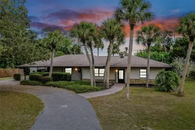 Image de Clean and Beautiful 2 Bedroom near Beaches and shopping and restaurants etc.