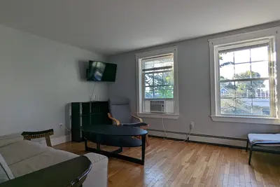 Image de Quiet 2 bedroom townhouse steps away from all the good places in town
