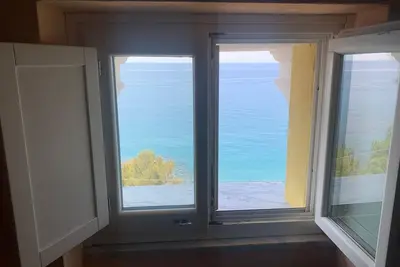Image de Renovated sea view apartment with terrace | Ap01