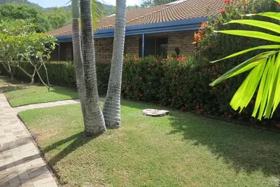 Image de Magnetic Shores Unit 3 - Delightful tropical getaway across the road to beautiful Alma Bay