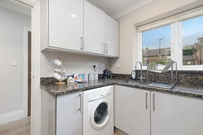 Image de Town Center 4 Bedroom 4 bathroom Hse with Parking Slough