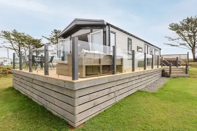 Image de Puffin Lodge, pet friendly, with hot tub in Broad Haven