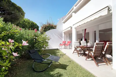Image de Appartement de vacances 'Grand Appartement à Vale do Lobo' avec jardin privé et Wi-Fi