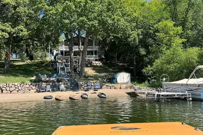 Image de Luxury family escape- expansive beach, hot tub, and more