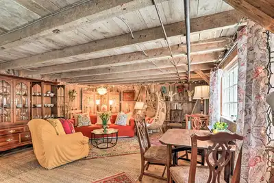 Image de Cozy Cape Cod Carriage House ~ 1 Mi to Beach