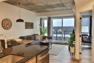 Image de Superbe Condo Très Bien Situé