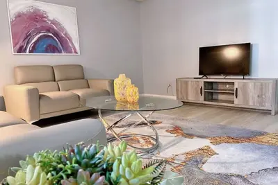 Image de ✯Elegant, Peaceful Hidden Gem - Centrally Located✯