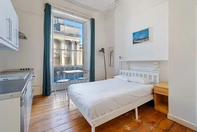 Image de Budget-Studio-Salle de bain partagée