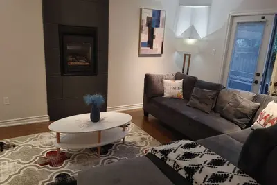 Image de City living in Cottage Country with all season activities