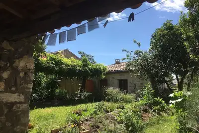 Image de Un Mazet en famille dans le jardin