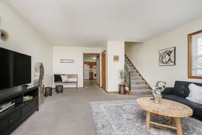 Image de Lovely 2-Bedroom Apartment - Close To It All!