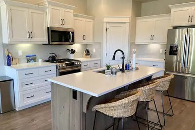 Image de Modern Comfy 3br house near the Village + Downtown