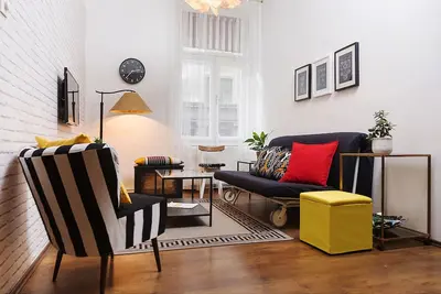 Image de 3 bedrooms + living room, city center apartment