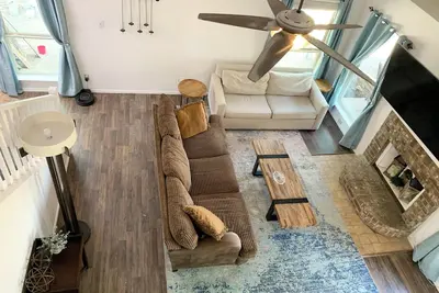 Image de Spacious Family Friendly Retreat Centrally Located with Big Backyard