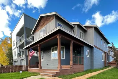 Image de Downtown Mid-Century Modern Luxury Getaway