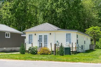 Image de Cozy Beach Family Cottage  🏖 2min→beach @ Bamboo Chalet ~ Lake Erie 🇨🇦 \n