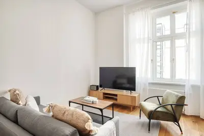 Image de Modern Mitte 2br next to Rosenthaler Platz, by Blueground