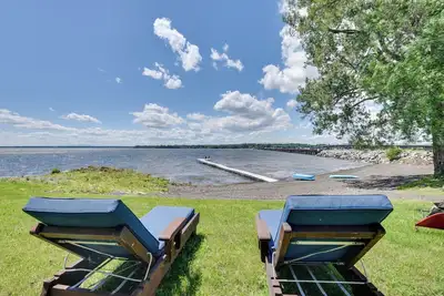 Image de Lakefront Retreat w/ Shared Dock & Fire Pit!